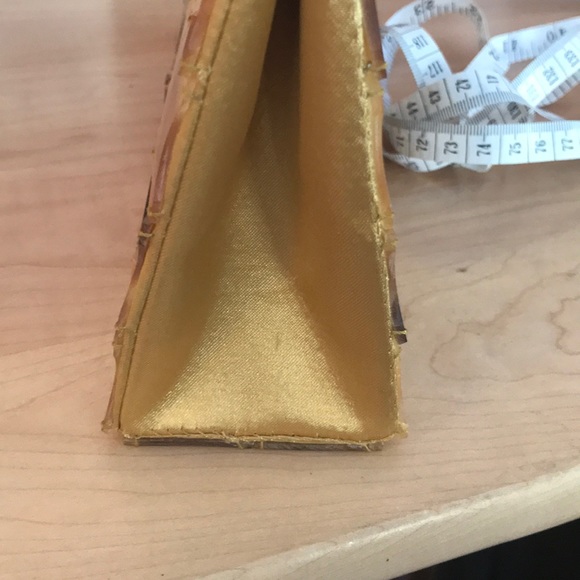 SALE💥Clutch gold fabric & amber coloured shell - Picture 5 of 5